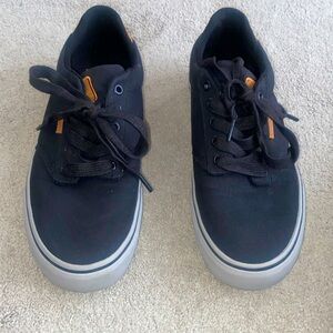 Vans Mens 9.5 black canvas sneakers with gray detail